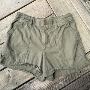Women’s GAP shorts - size medium